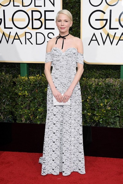 golden-globes-2017-all-the-looks-michelle-williams