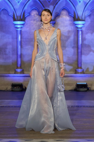 inclover-ice-queen-grey-dress