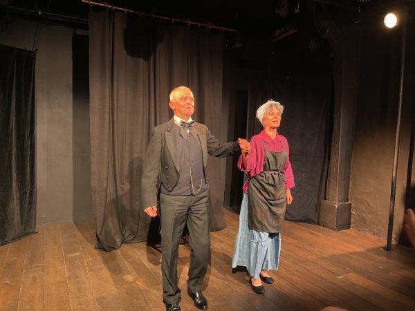 bouquiniste-mendel-comediens