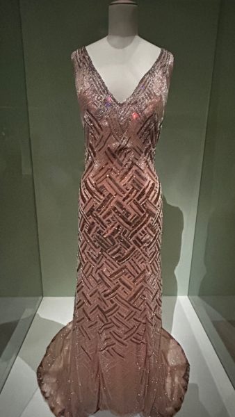 worth-robe-somptueuse